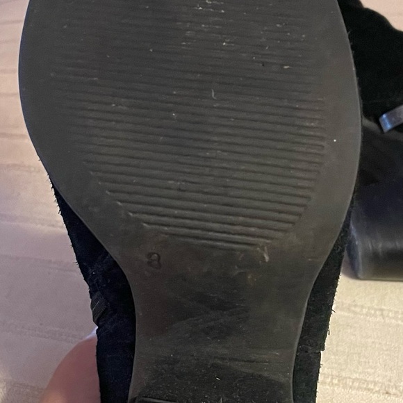 EUC MICHAEL By Michael Kors size 8 women's black suede ankle booties - Picture 10 of 13